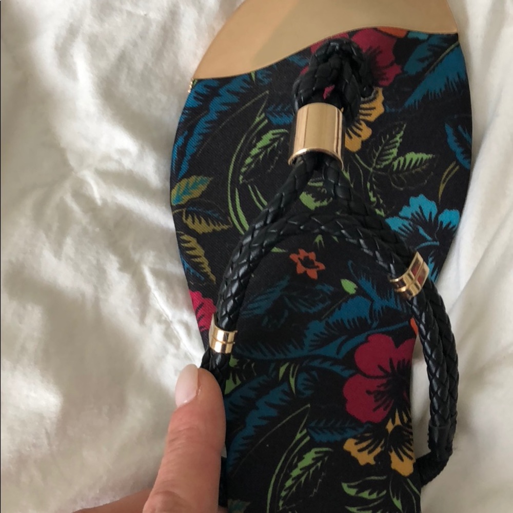 Mossimo Sandals - Picture 6 of 6
